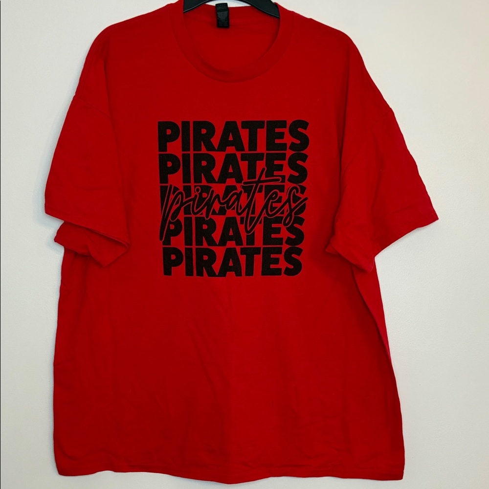 Red Pirates Graphic T-Shirt Size 2XL